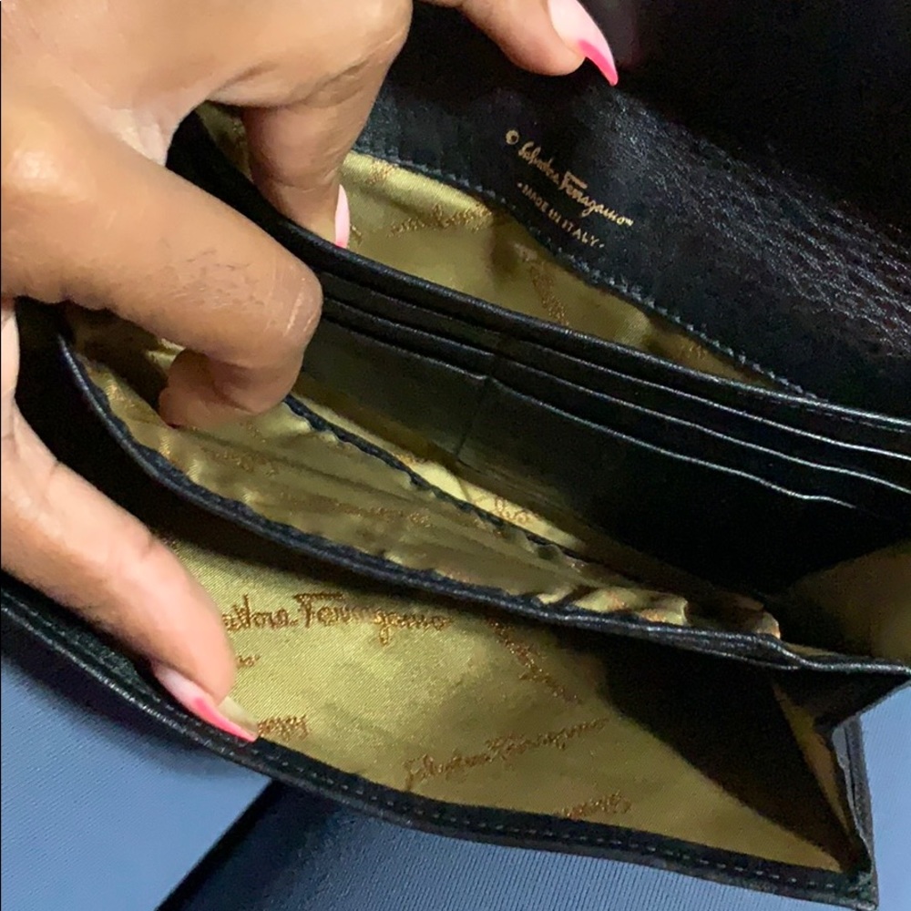 Ferragamo black leather wallet with tassel & gold - Picture 7 of 8